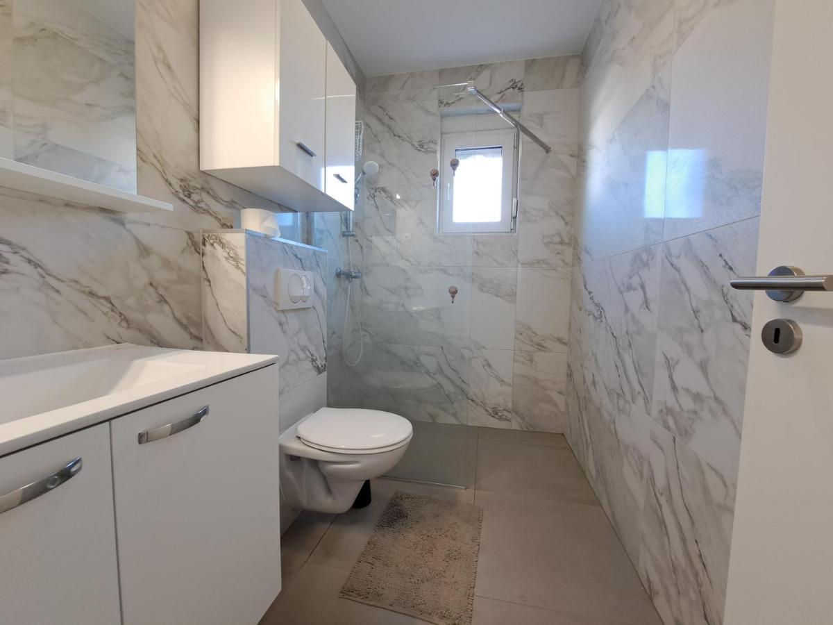 Holiday Apartman Kaštela المظهر الخارجي الصورة