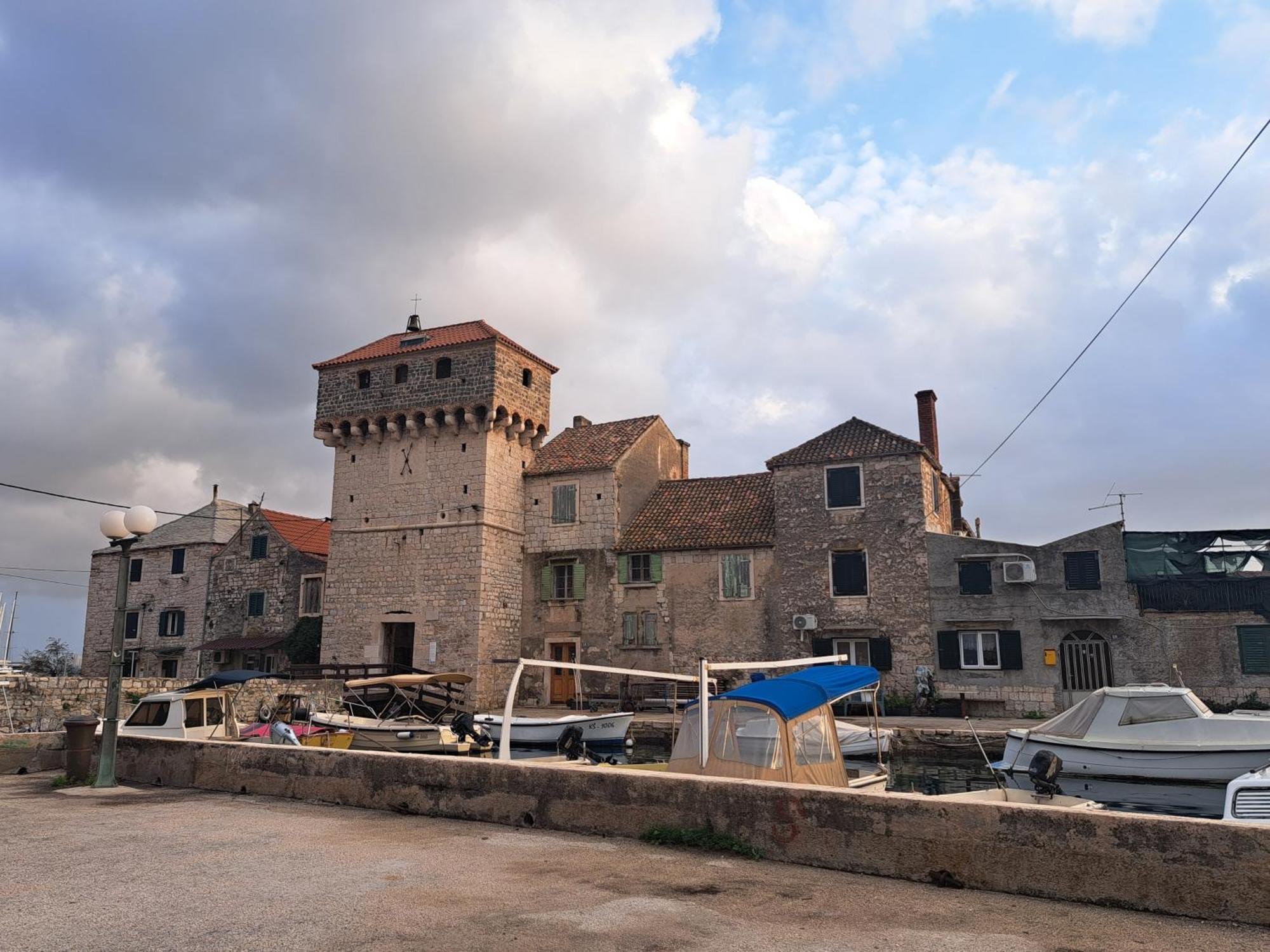 Holiday Apartman Kaštela المظهر الخارجي الصورة